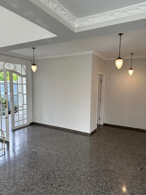 Image 70 - 881703