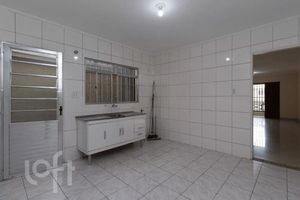 Image 1 - 881704