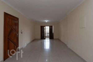 Image 15 - 881704