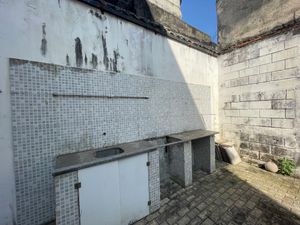 Image 11 - 881706