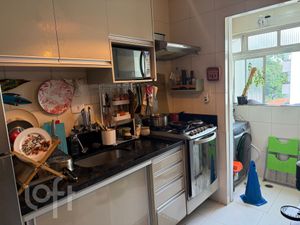 Image 9 - 881707