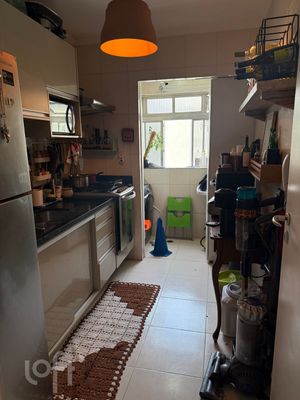 Image 8 - 881707