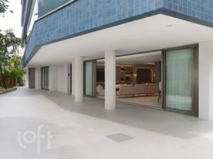 Image 44 - 881712