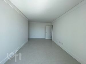 Image 34 - 881712