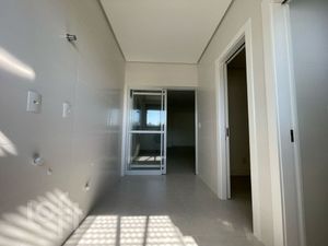 Image 26 - 881712
