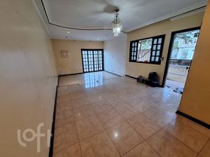 Image 12 - 881713