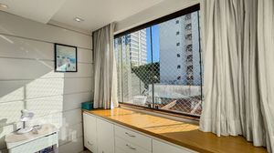 Image 18 - 881714