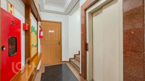 Image 35 - 881714