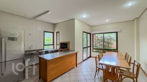Image 39 - 881714