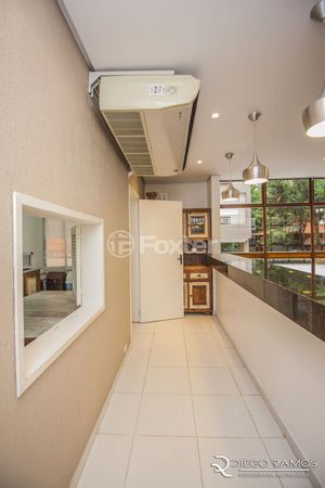 Image 14 - 881716