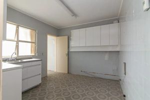Image 1 - 881716