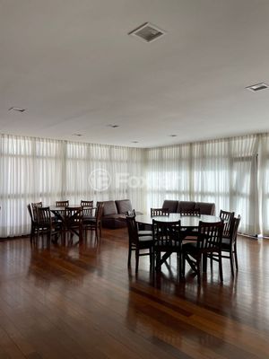 Image 16 - 881716
