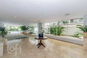Image 45 - 881718