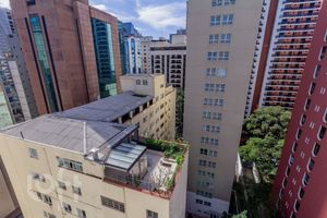 Image 30 - 881718