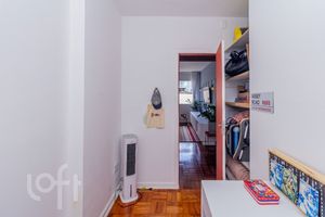 Image 14 - 881718