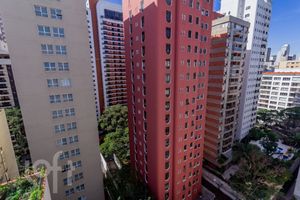 Image 31 - 881718