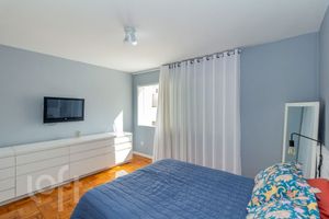 Image 18 - 881718