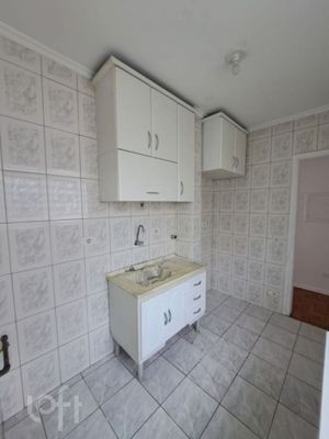 Image 1 - 881726