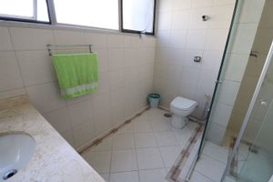 Image 15 - 881727