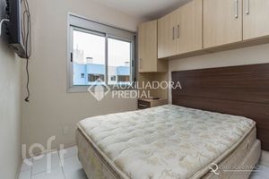 Image 8 - 881730