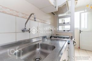 Image 10 - 881730
