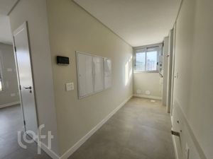 Image 8 - 881731