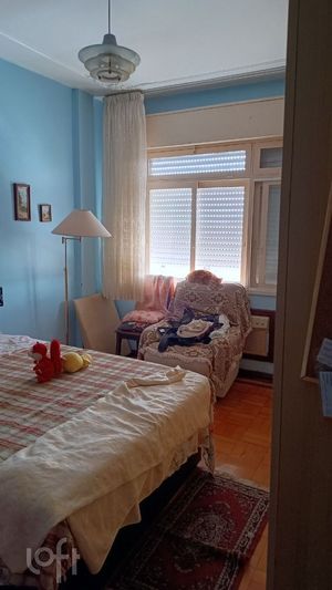 Image 7 - 881732