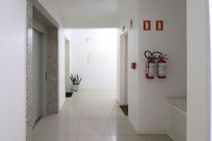 Image 29 - 881733