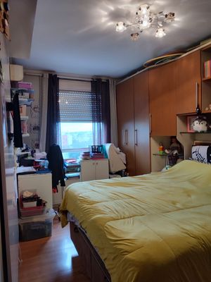 Image 3 - 881737
