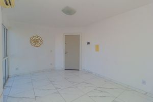 Image 1 - 881740