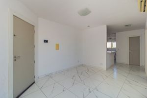 Image 3 - 881740
