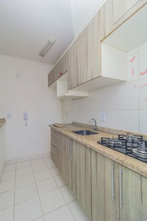 Image 19 - 881740
