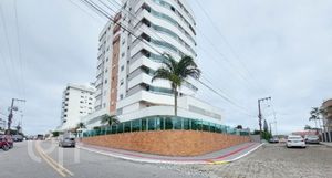 Image 11 - 881743