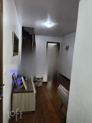Image 12 - 881744