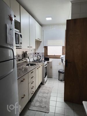 Image 15 - 881744