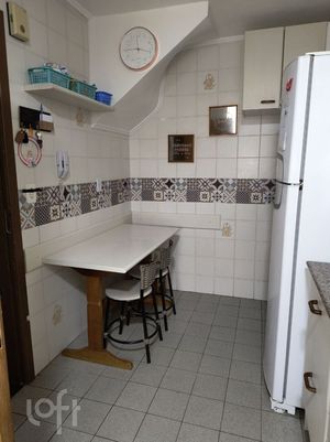 Image 14 - 881744