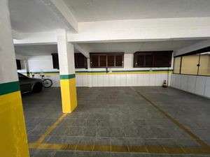 Image 17 - 881746