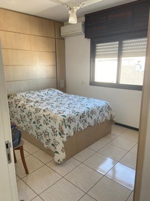 Image 18 - 881746