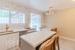 Image 9 - 881747