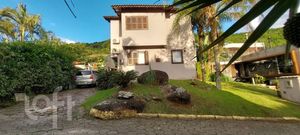 Image 1 - 881750