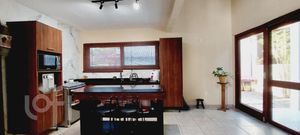 Image 17 - 881750