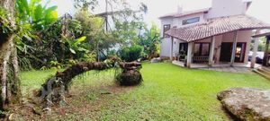 Image 6 - 881750