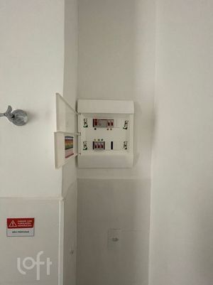 Image 18 - 881755
