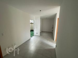 Image 12 - 881755