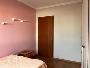 Image 8 - 881756