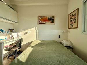Image 13 - 881759