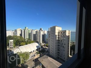 Image 11 - 881762