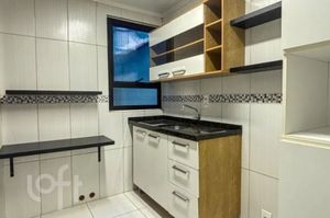 Image 7 - 881765