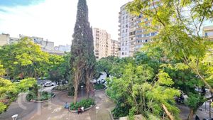 Image 17 - 881766
