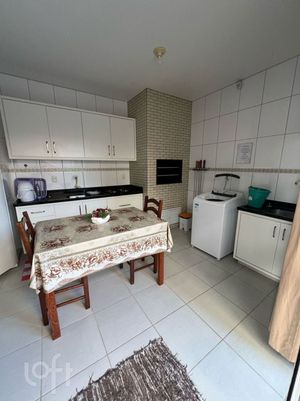 Image 14 - 881772